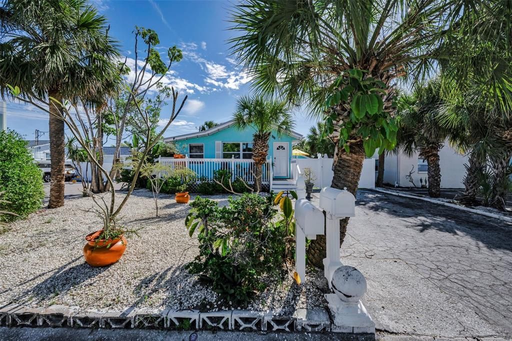 For Sale: $690,000 (3 beds, 3 baths, 1601 Square Feet)