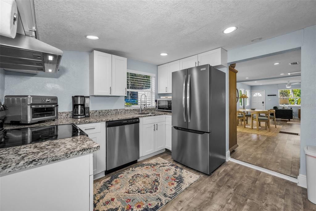 For Sale: $690,000 (3 beds, 3 baths, 1601 Square Feet)