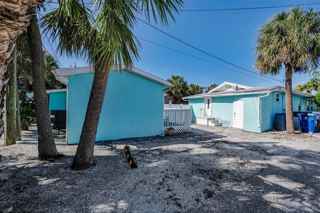 For Sale: $690,000 (3 beds, 3 baths, 1601 Square Feet)