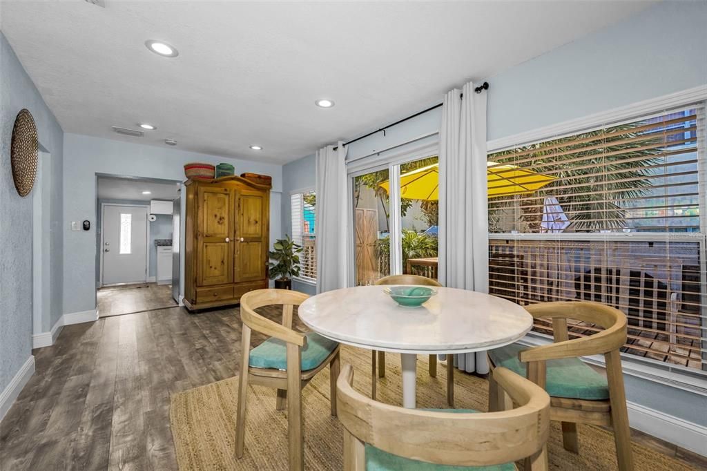 For Sale: $690,000 (3 beds, 3 baths, 1601 Square Feet)