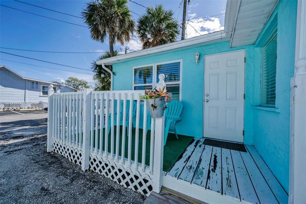 For Sale: $690,000 (3 beds, 3 baths, 1601 Square Feet)