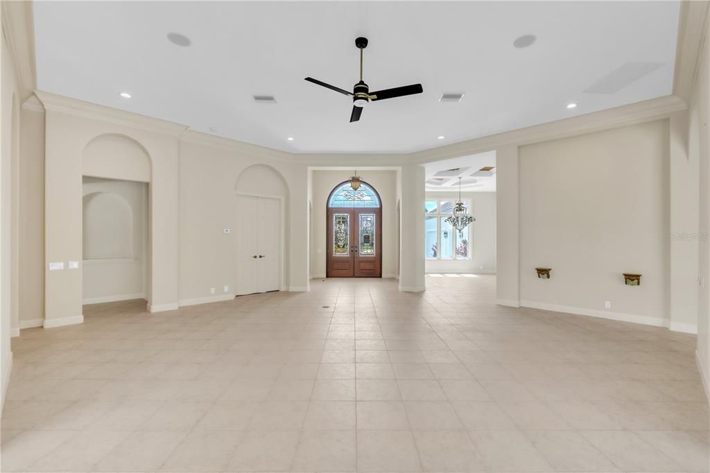 For Sale: $930,000 (3 beds, 4 baths, 3844 Square Feet)