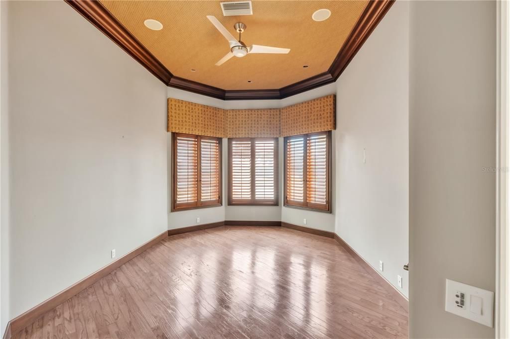 For Sale: $930,000 (3 beds, 4 baths, 3844 Square Feet)