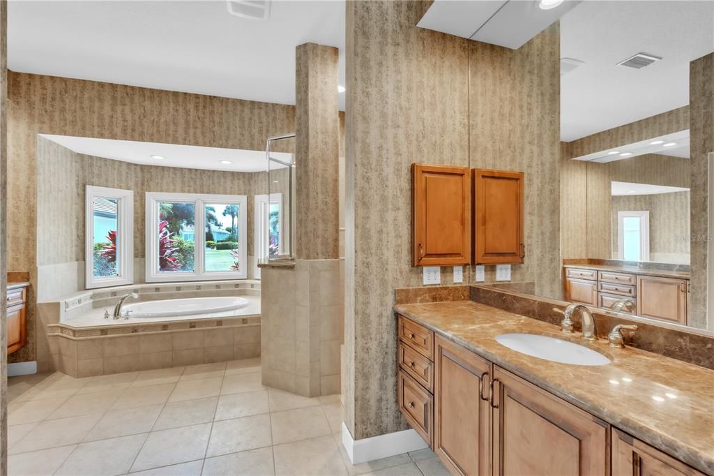 For Sale: $930,000 (3 beds, 4 baths, 3844 Square Feet)