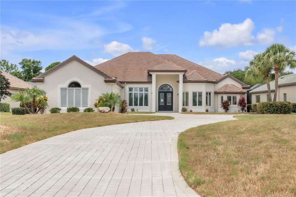 For Sale: $930,000 (3 beds, 4 baths, 3844 Square Feet)