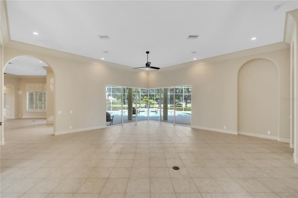 For Sale: $930,000 (3 beds, 4 baths, 3844 Square Feet)