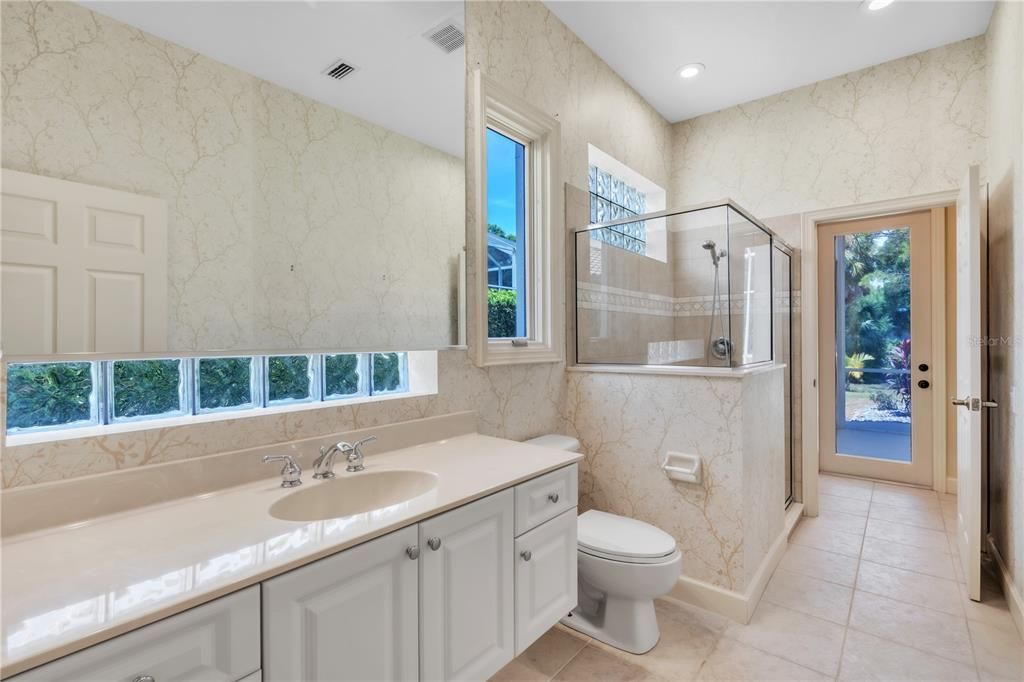 For Sale: $930,000 (3 beds, 4 baths, 3844 Square Feet)