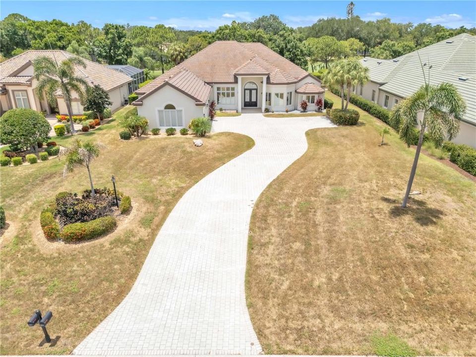 For Sale: $930,000 (3 beds, 4 baths, 3844 Square Feet)
