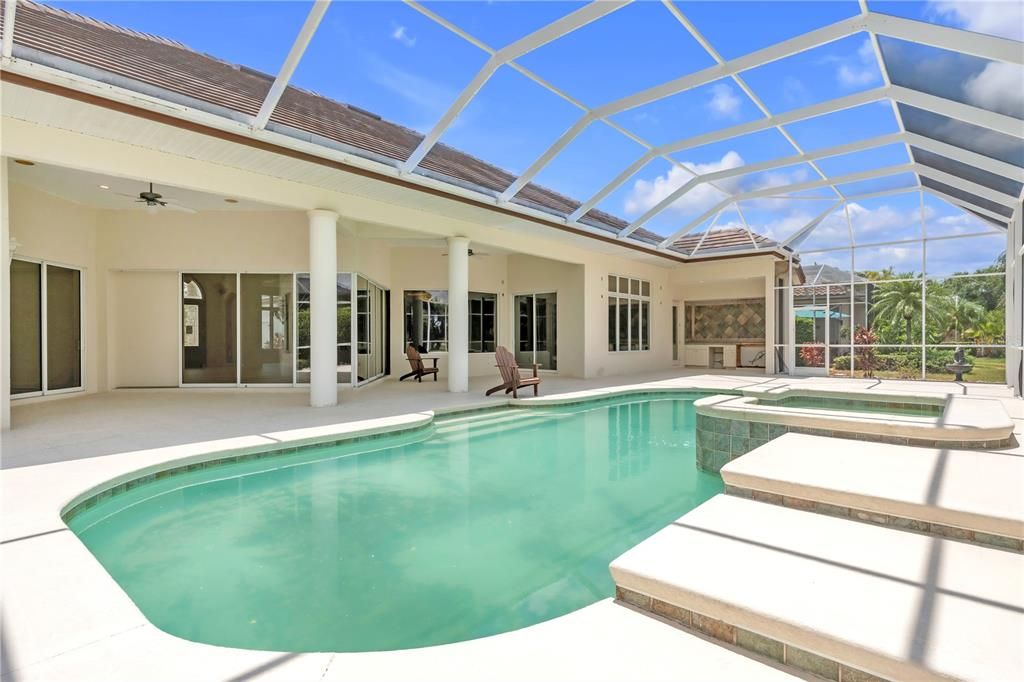 For Sale: $930,000 (3 beds, 4 baths, 3844 Square Feet)