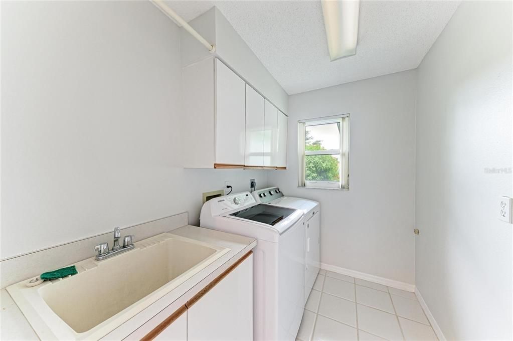 For Sale: $472,000 (3 beds, 2 baths, 2396 Square Feet)