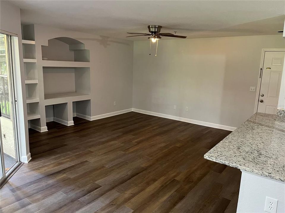 В аренду: $1,750 (2 спален, 1 ванн, 1021 Квадратных фут)