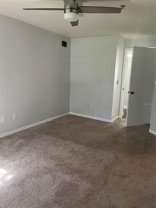 В аренду: $1,750 (2 спален, 1 ванн, 1021 Квадратных фут)