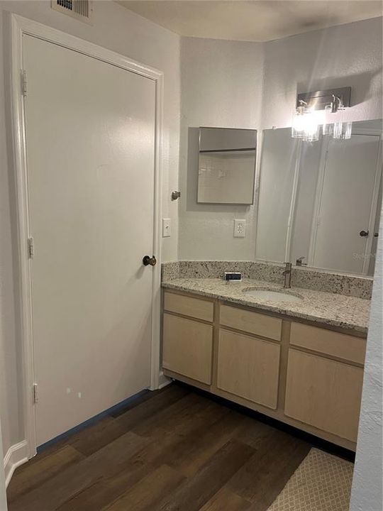 В аренду: $1,750 (2 спален, 1 ванн, 1021 Квадратных фут)
