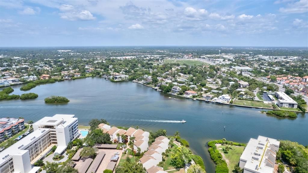 For Rent: $2,950 (2 beds, 1 baths, 860 Square Feet)