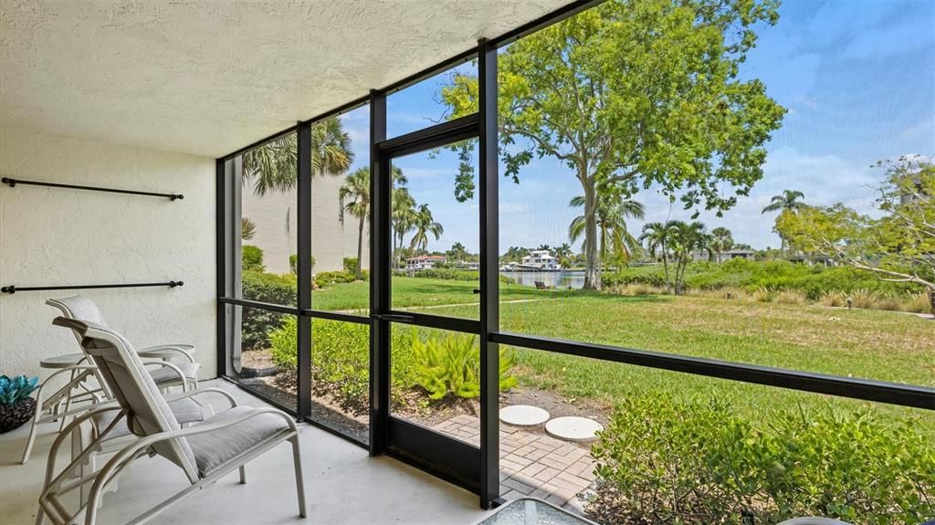 For Rent: $2,950 (2 beds, 1 baths, 860 Square Feet)