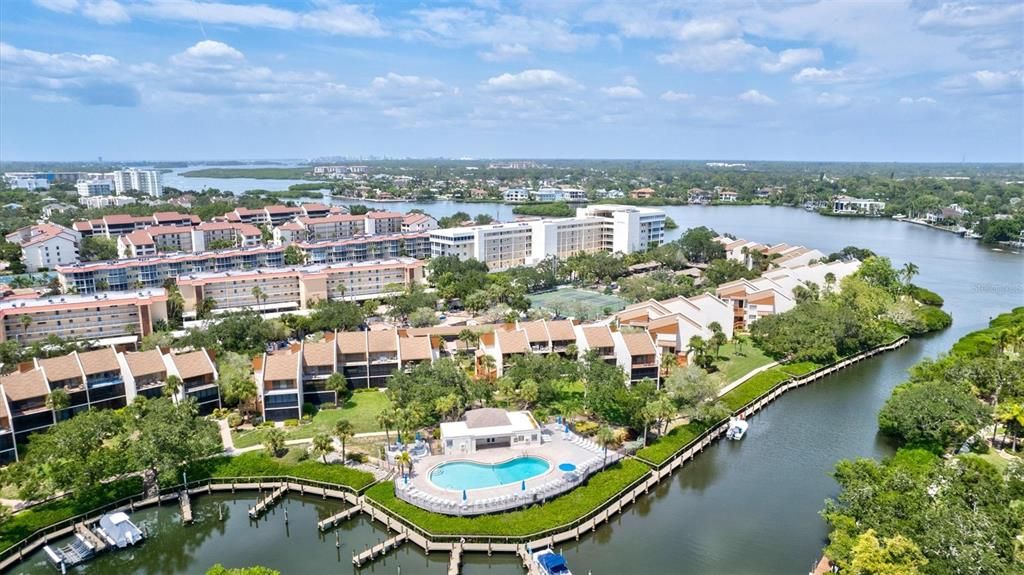 For Rent: $2,950 (2 beds, 1 baths, 860 Square Feet)