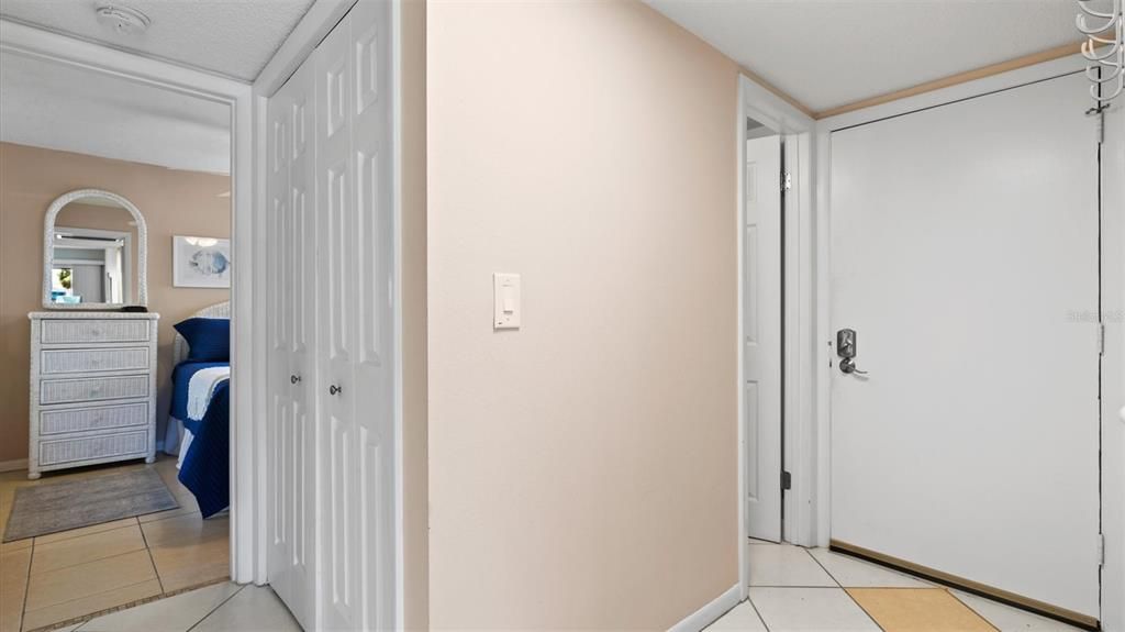 For Rent: $2,950 (2 beds, 1 baths, 860 Square Feet)
