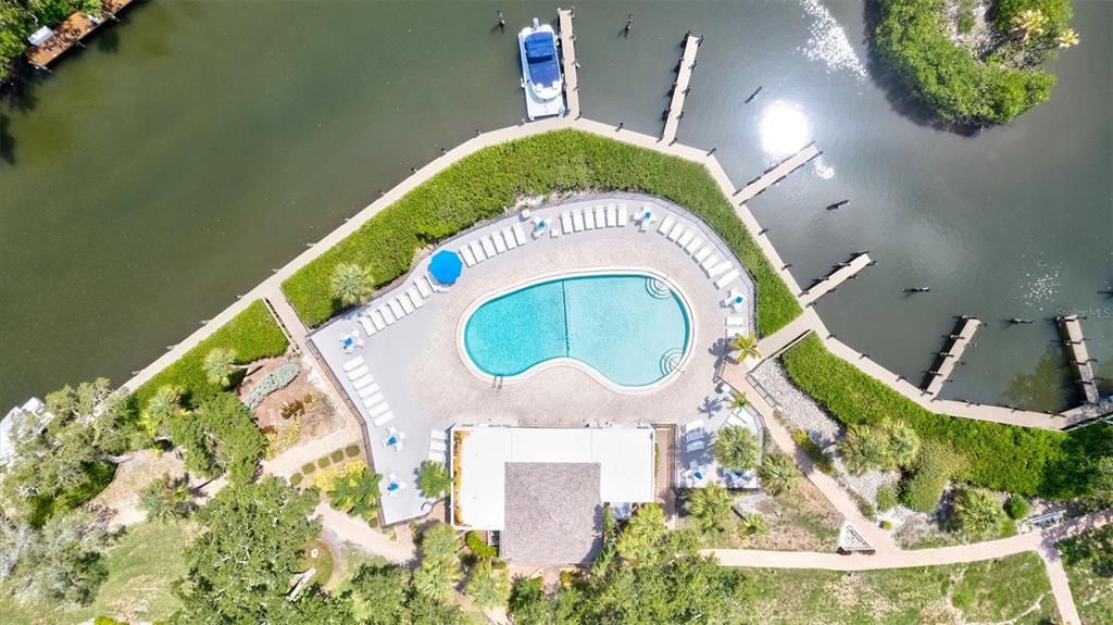 For Rent: $2,950 (2 beds, 1 baths, 860 Square Feet)