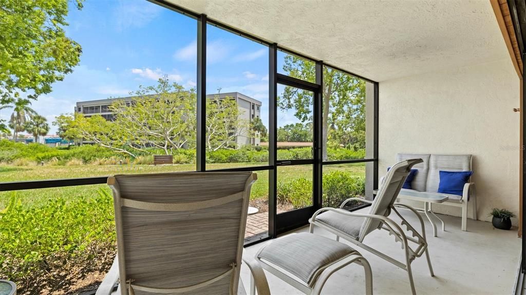 For Rent: $2,950 (2 beds, 1 baths, 860 Square Feet)