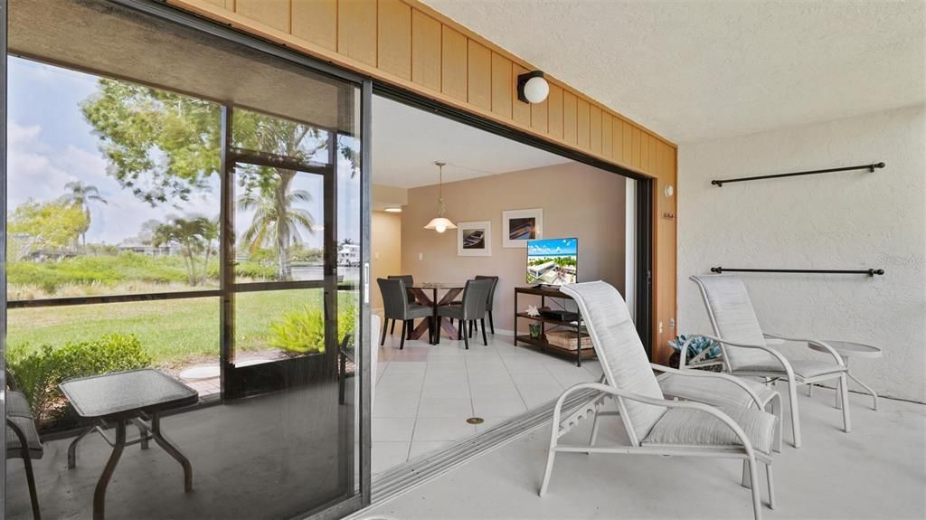 For Rent: $2,950 (2 beds, 1 baths, 860 Square Feet)