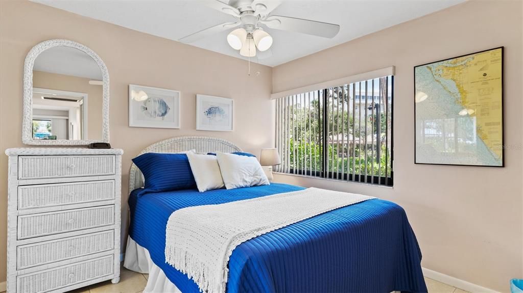 For Rent: $2,950 (2 beds, 1 baths, 860 Square Feet)