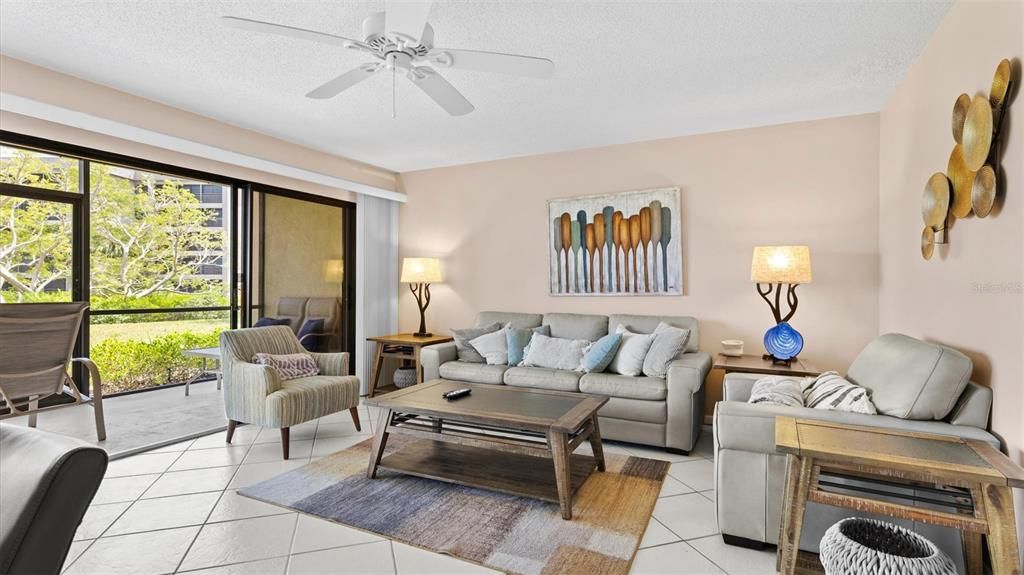 For Rent: $2,950 (2 beds, 1 baths, 860 Square Feet)