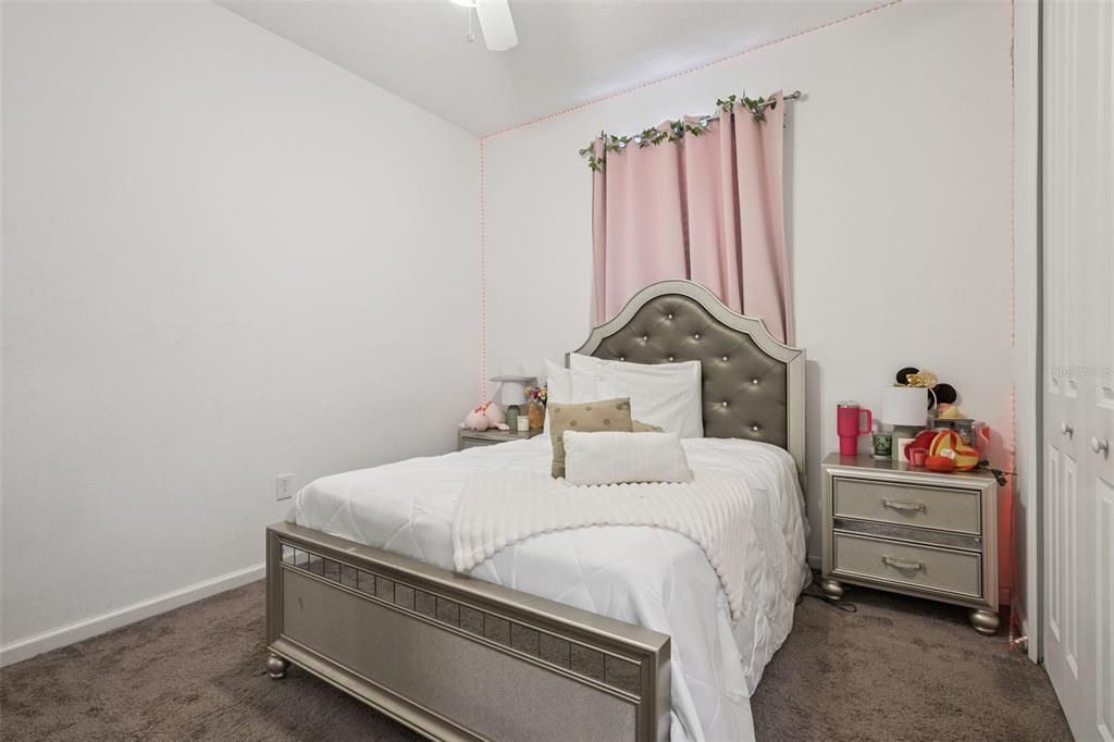 En Venta: $345,000 (4 camas, 2 baños, 1928 Pies cuadrados)