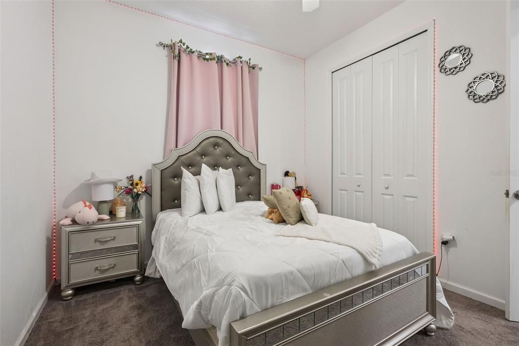 En Venta: $345,000 (4 camas, 2 baños, 1928 Pies cuadrados)