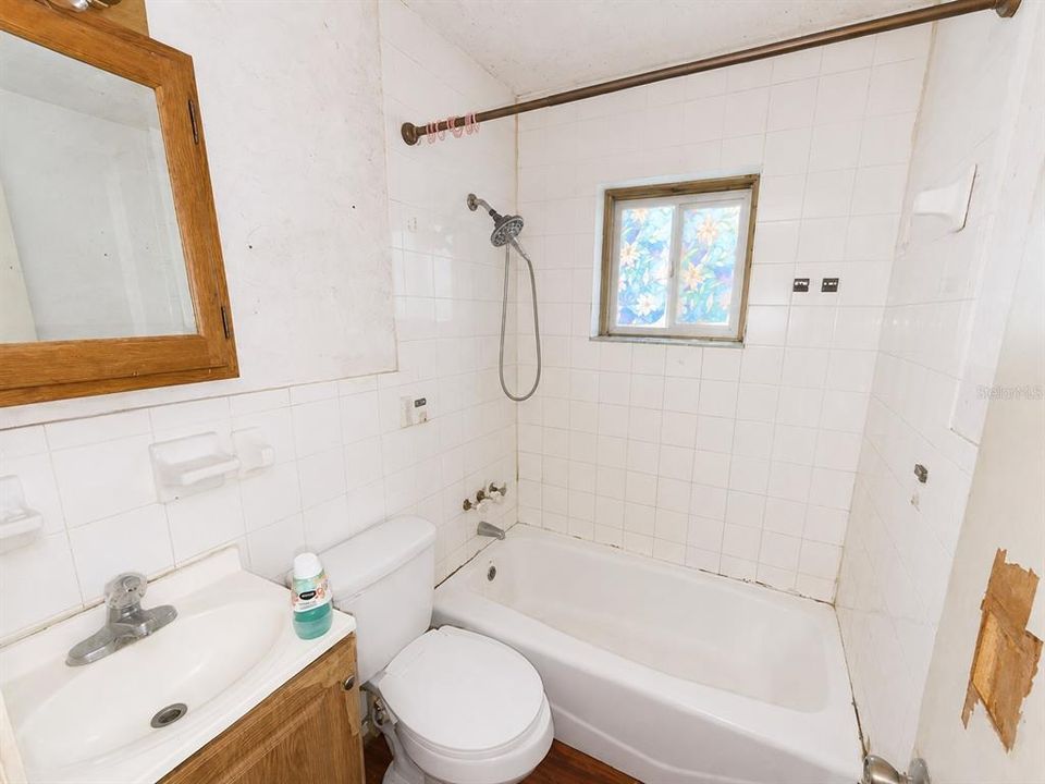 For Sale: $115,000 (3 beds, 1 baths, 1152 Square Feet)