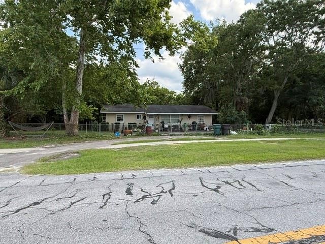 For Sale: $165,000 (3 beds, 1 baths, 1152 Square Feet)