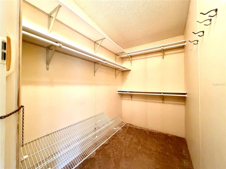 На продажу: $212,000 (2 спален, 2 ванн, 1600 Квадратных фут)