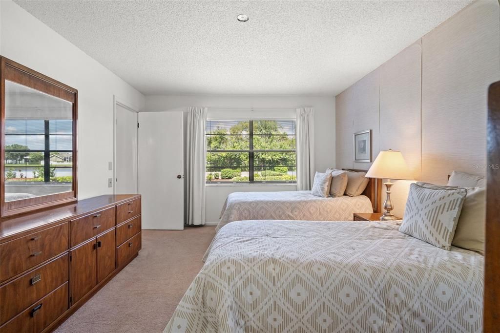 For Sale: $320,000 (3 beds, 2 baths, 1820 Square Feet)