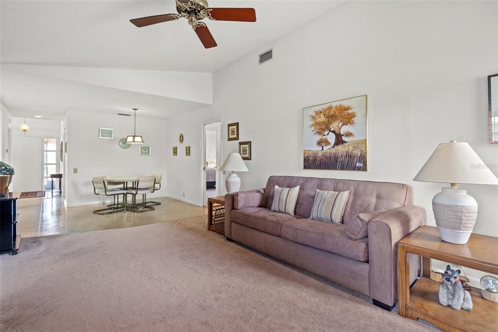 For Sale: $320,000 (3 beds, 2 baths, 1820 Square Feet)