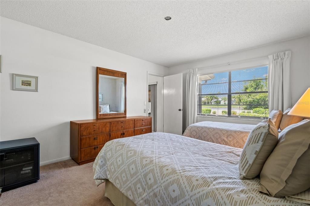 For Sale: $320,000 (3 beds, 2 baths, 1820 Square Feet)