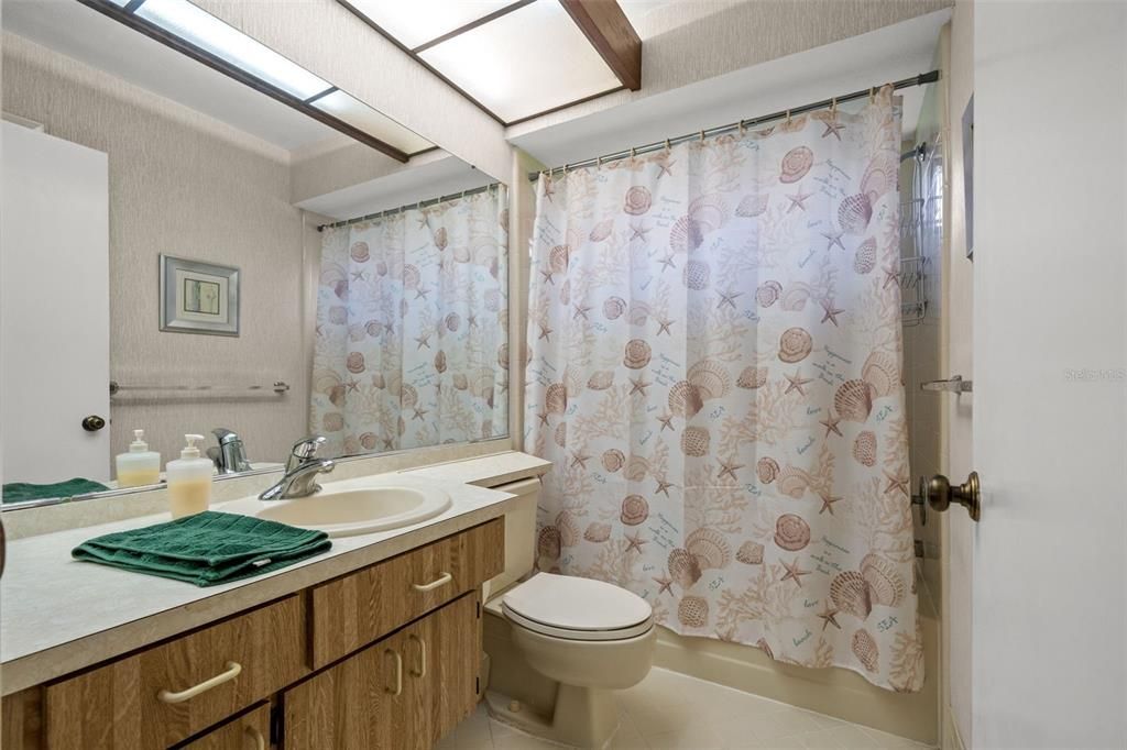 For Sale: $320,000 (3 beds, 2 baths, 1820 Square Feet)