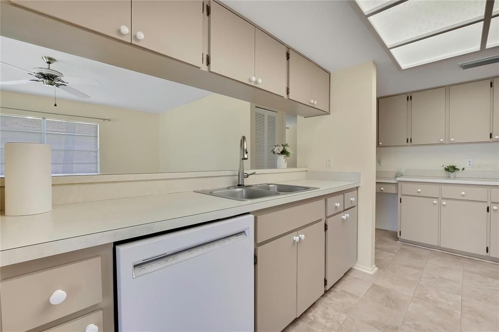 For Sale: $379,900 (3 beds, 2 baths, 2136 Square Feet)