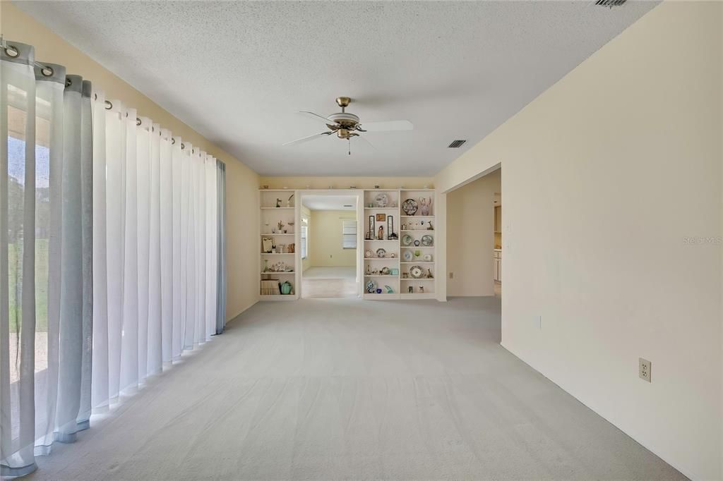 For Sale: $379,900 (3 beds, 2 baths, 2136 Square Feet)