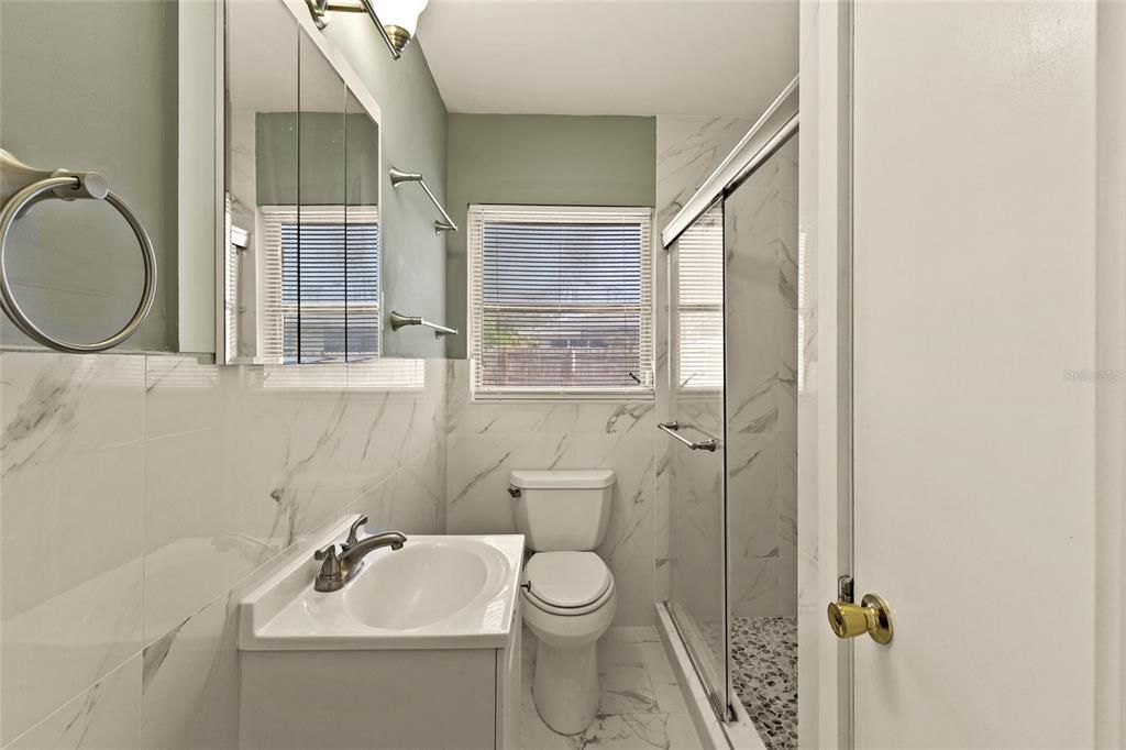 For Sale: $300,000 (3 beds, 2 baths, 1105 Square Feet)