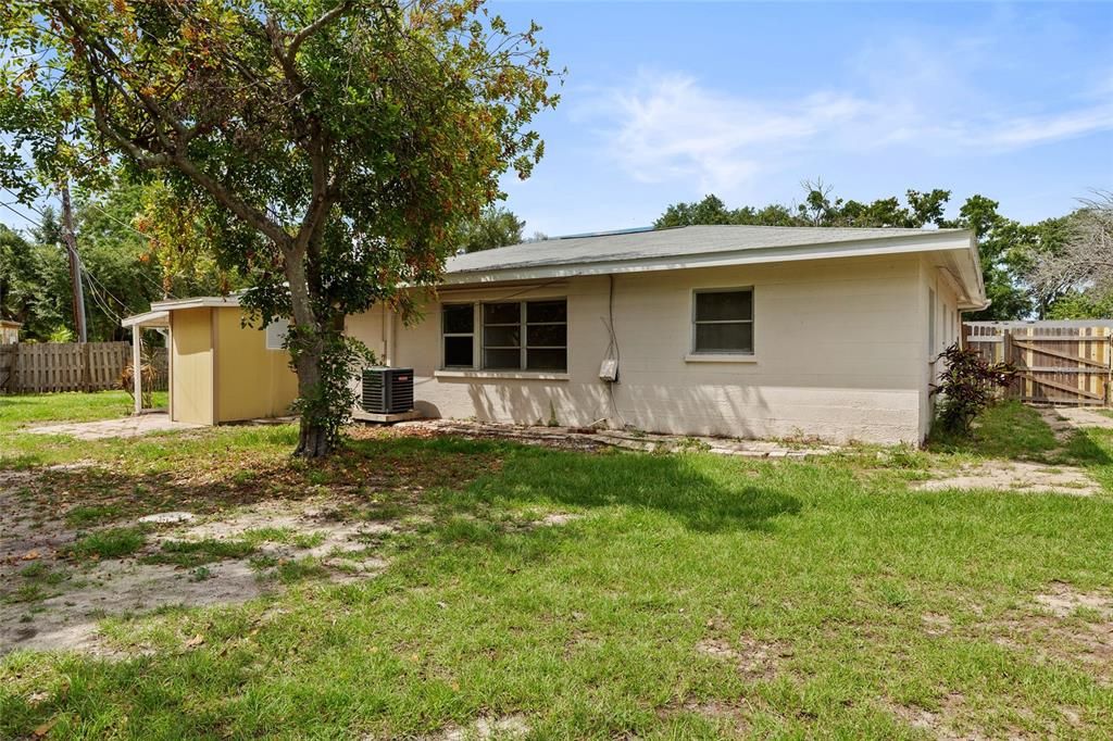 For Sale: $300,000 (3 beds, 2 baths, 1105 Square Feet)