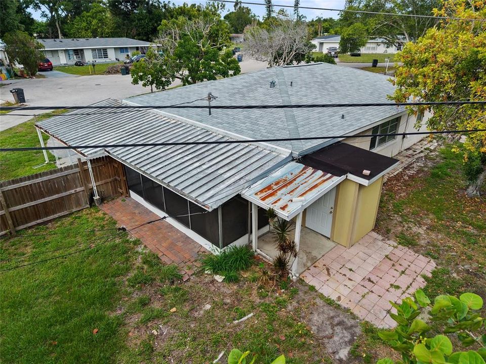 For Sale: $300,000 (3 beds, 2 baths, 1105 Square Feet)