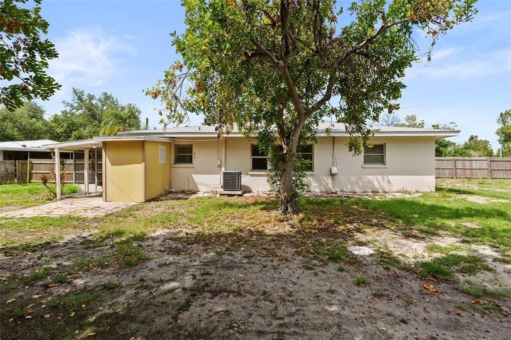 For Sale: $300,000 (3 beds, 2 baths, 1105 Square Feet)