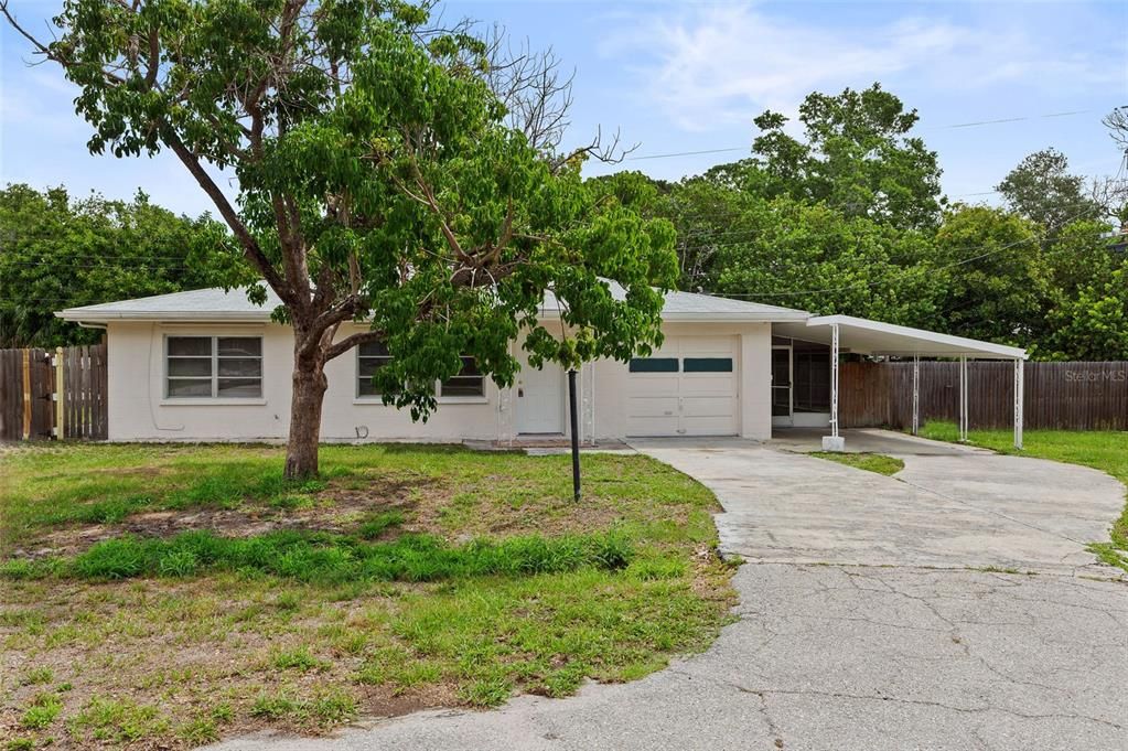 For Sale: $300,000 (3 beds, 2 baths, 1105 Square Feet)