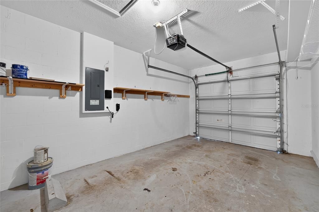 For Sale: $319,900 (3 beds, 2 baths, 1059 Square Feet)
