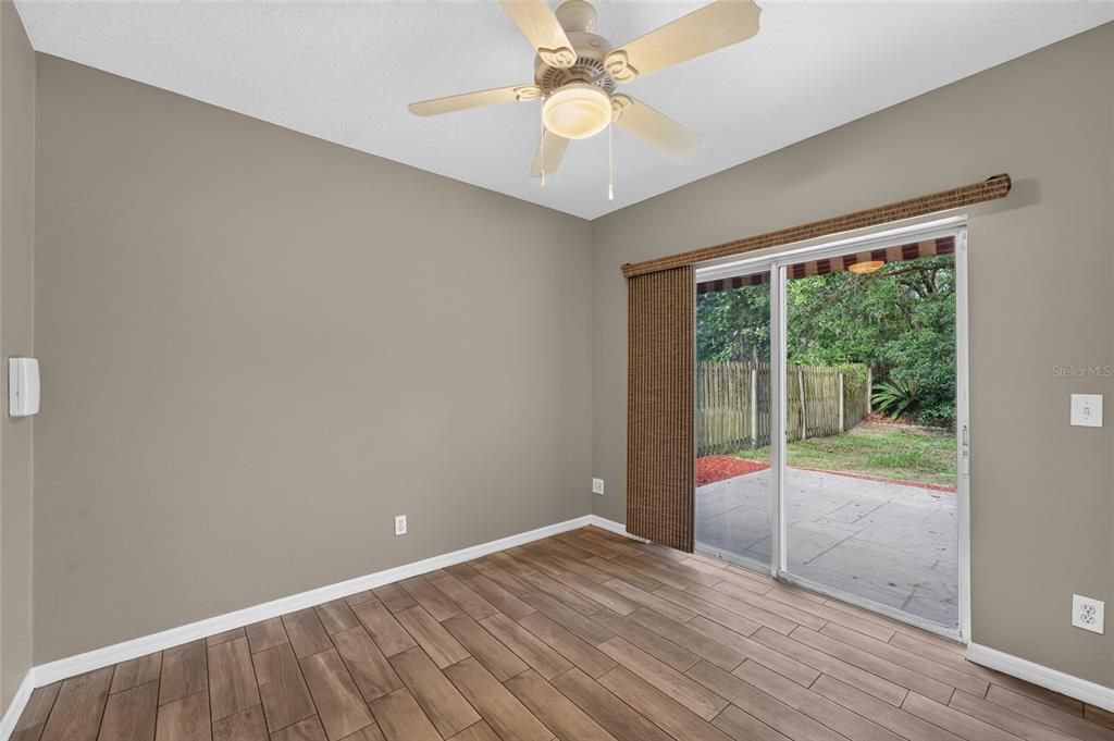 For Sale: $319,900 (3 beds, 2 baths, 1059 Square Feet)