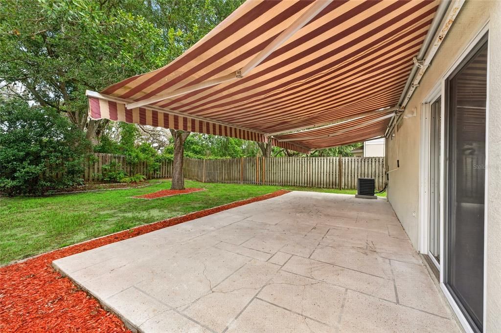 For Sale: $319,900 (3 beds, 2 baths, 1059 Square Feet)