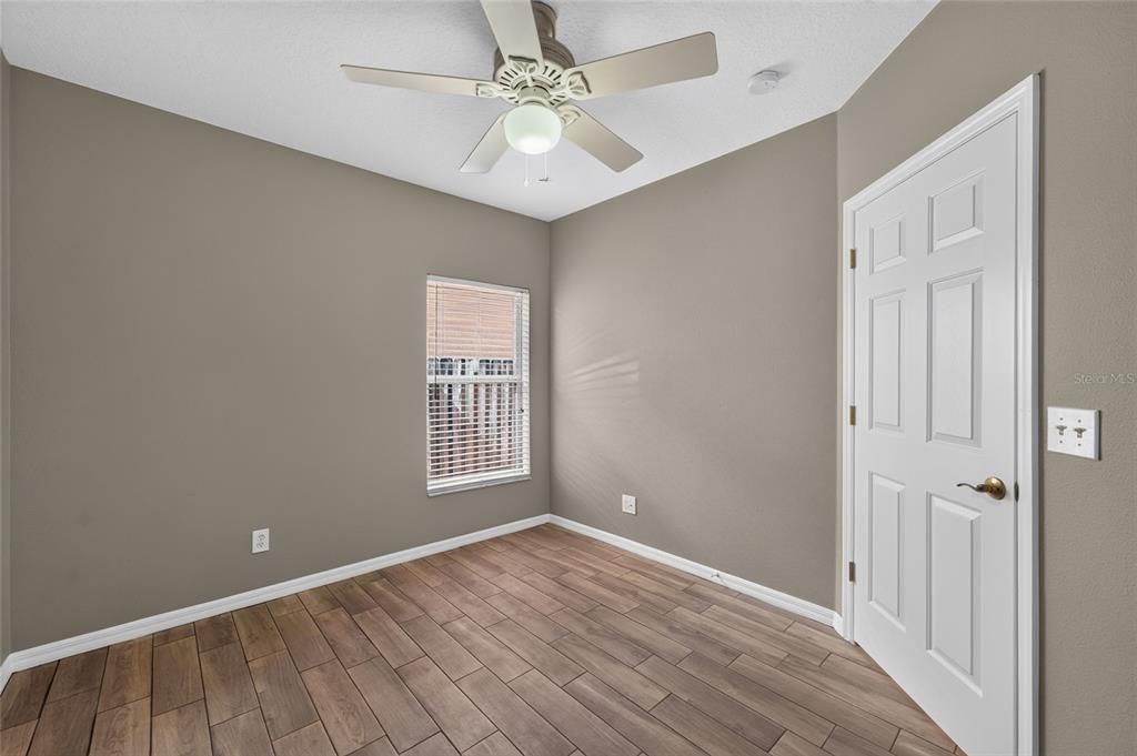 For Sale: $319,900 (3 beds, 2 baths, 1059 Square Feet)