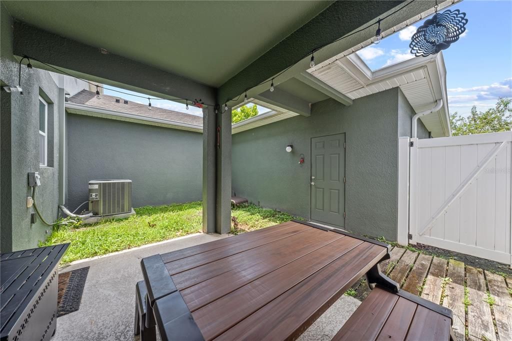En Venta: $280,000 (3 camas, 2 baños, 1876 Pies cuadrados)