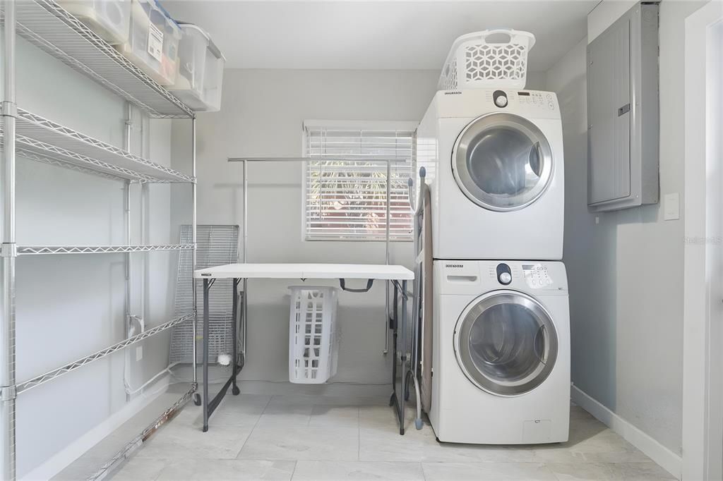 На продажу: $449,900 (3 спален, 2 ванн, 1278 Квадратных фут)