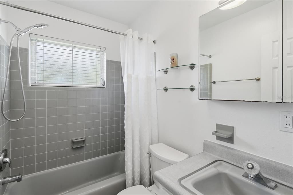 На продажу: $449,900 (3 спален, 2 ванн, 1278 Квадратных фут)