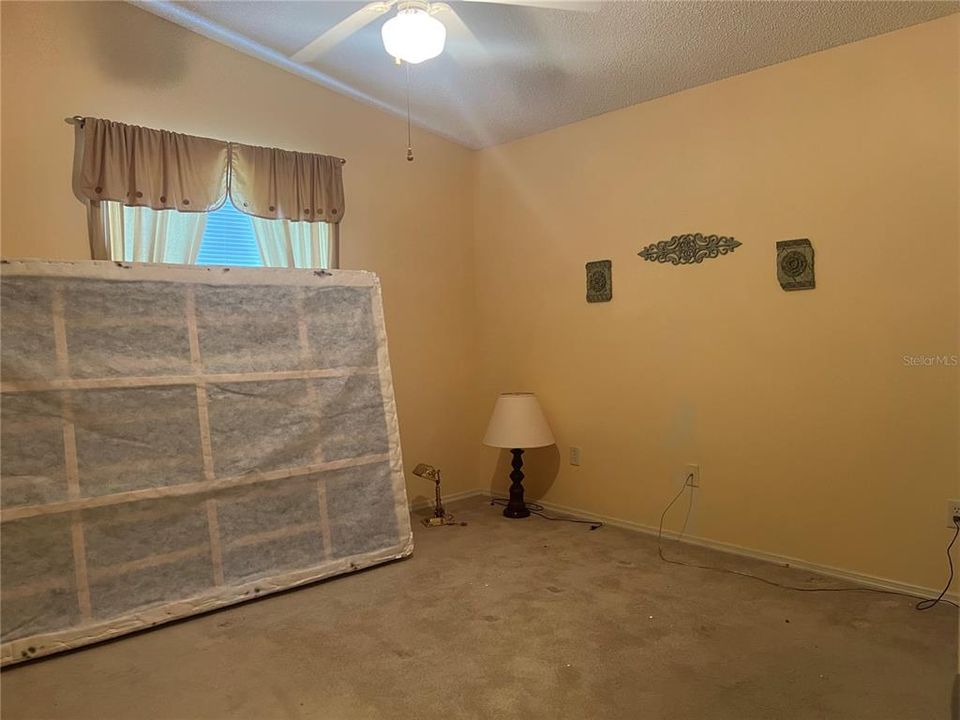 На продажу: $199,999 (2 спален, 2 ванн, 1163 Квадратных фут)